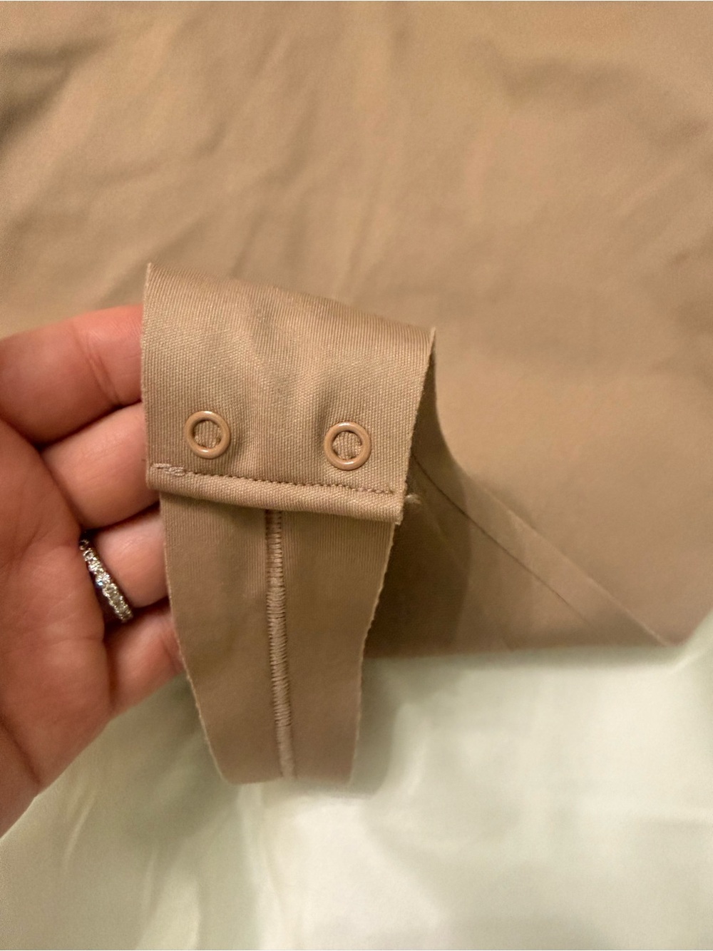SKIMS Seamless Sculpt Thong Bodysuit Shapewear Nude/Tan Size Small - Picture 4 of 9